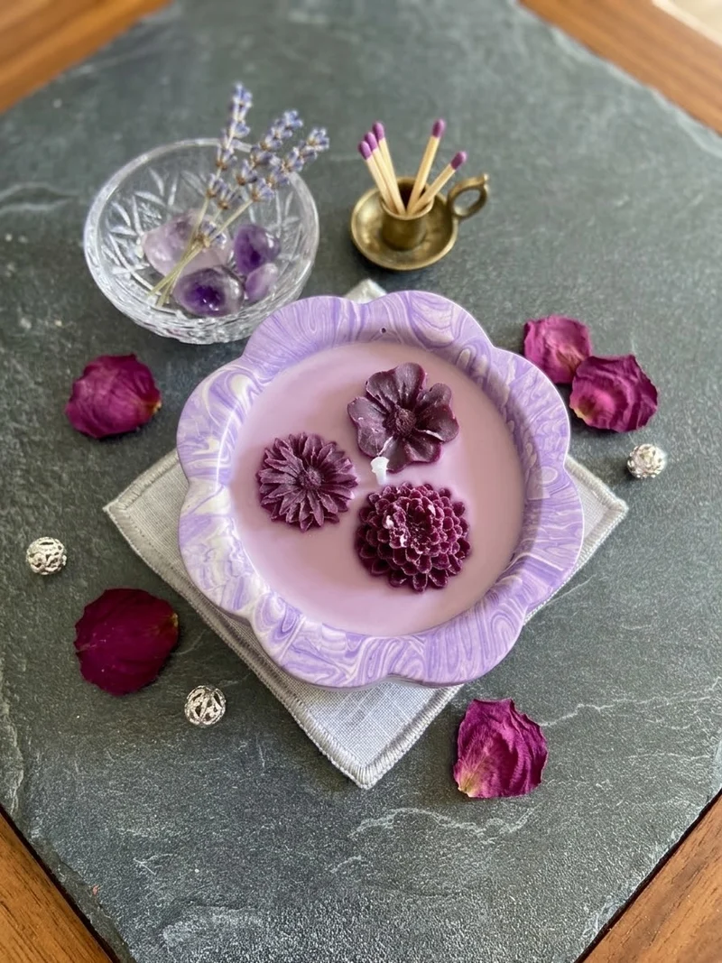 Bougie fleur violette parfum vanille Fleur Jesmonite Bougie végétale Idée cadeau