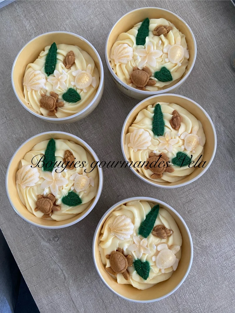 Bougie gourmande piña colada Bougie parfumée Bougie chantilly Bougie artisanale Bougie végétale Idée cadeau