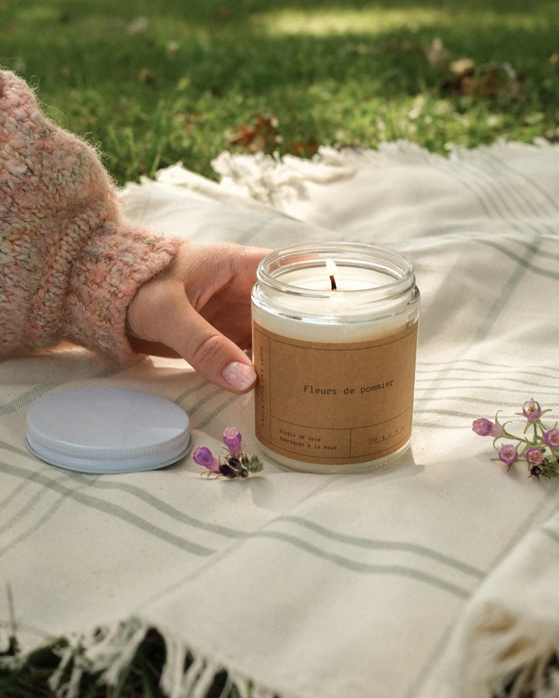 Bougie de soya — Fleurs de pommiers — 8 oz (50 heures)