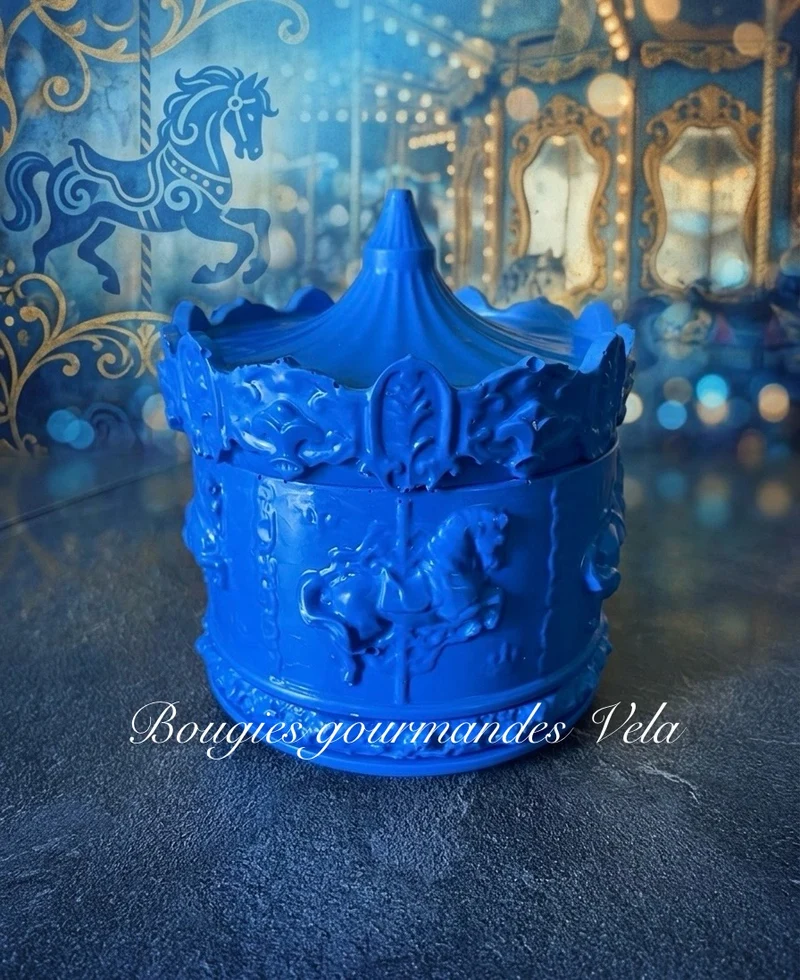 Bougie Carrousel parfum fleur de coton contenant Jesmonite fait main