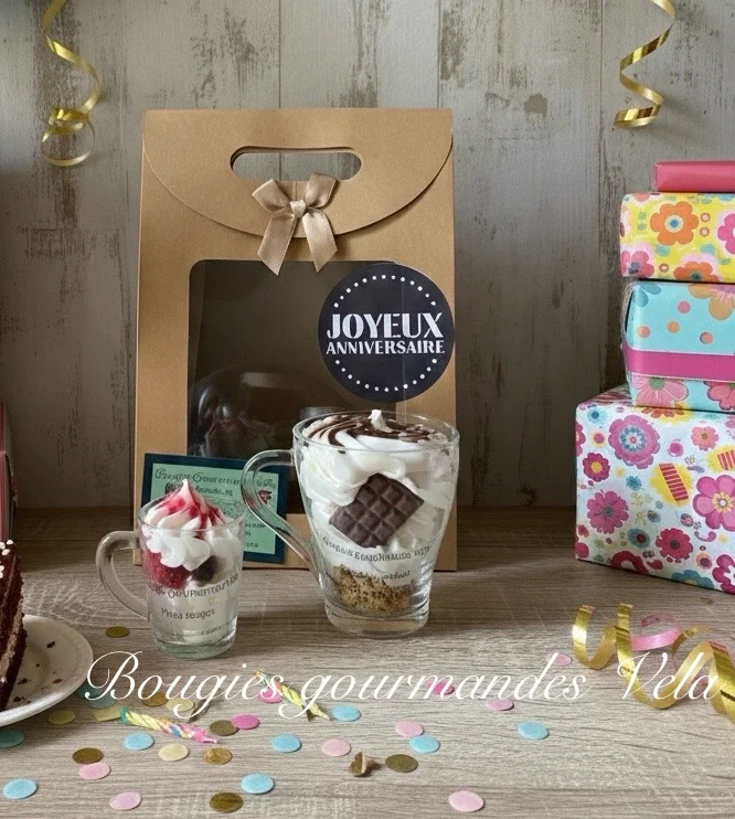 Coffret Joyeux anniversaire 2 bougies gourmandes parfum fruits rouges parfum chocolat praliné Bougie chantilly Bougie artisanale Bougie végétale Idée cadeau