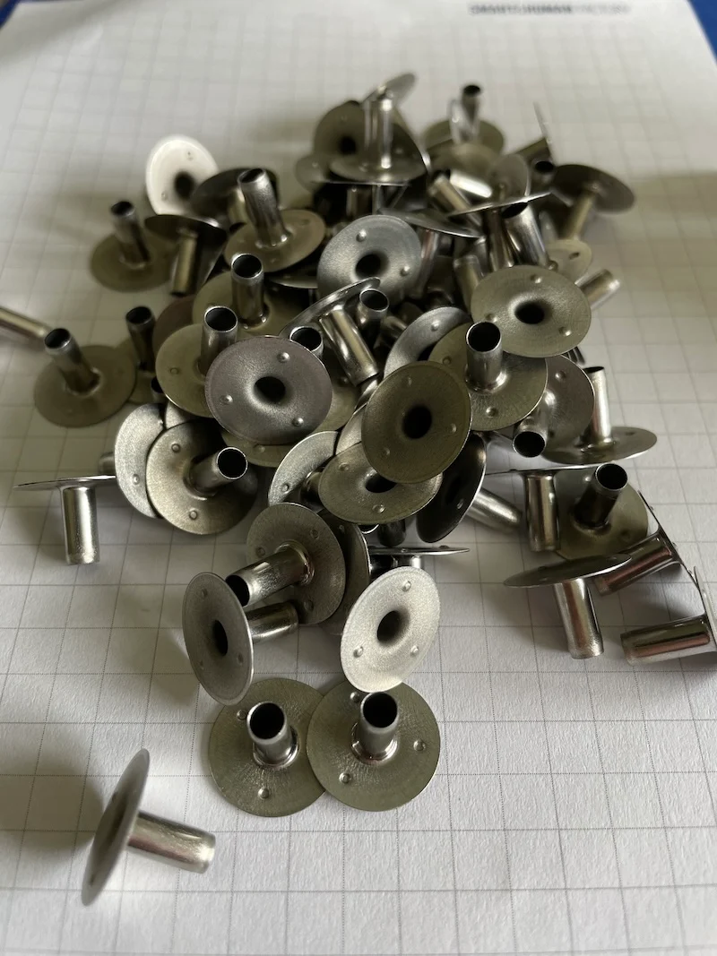 Supporto stoppino metallico (wick sustainer) , 3,5 x 10 x 14,5 mm , 100 gr ( 234 pz circa)