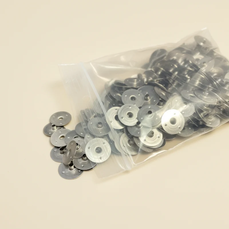 Supporto stoppino metallico (wick sustainer) , 3,0 x 3,4 x 14,5 mm , foro diametro 3 mm, 100 gr ( 425 pz circa)