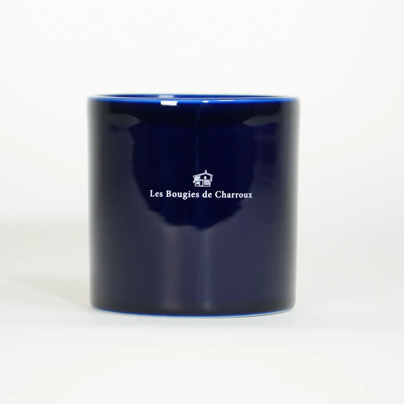 Cache-pot bleu foncé