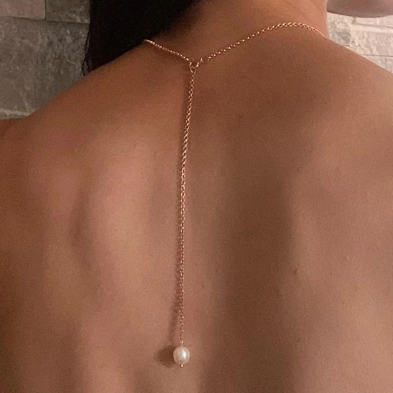 Collier mariee Collier de dos perles nacrées ivoires chaine fine rose gold Bijoux mariage Bijoux mariee