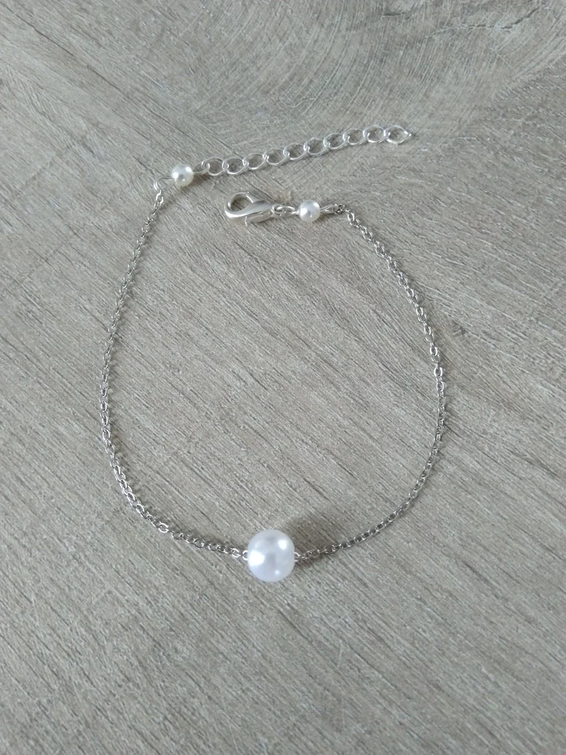 Parure mariee perles nacrées blanches chaine fine argentée collier bracelet boucles d’oreilles Bijoux mariage Bijoux mariee