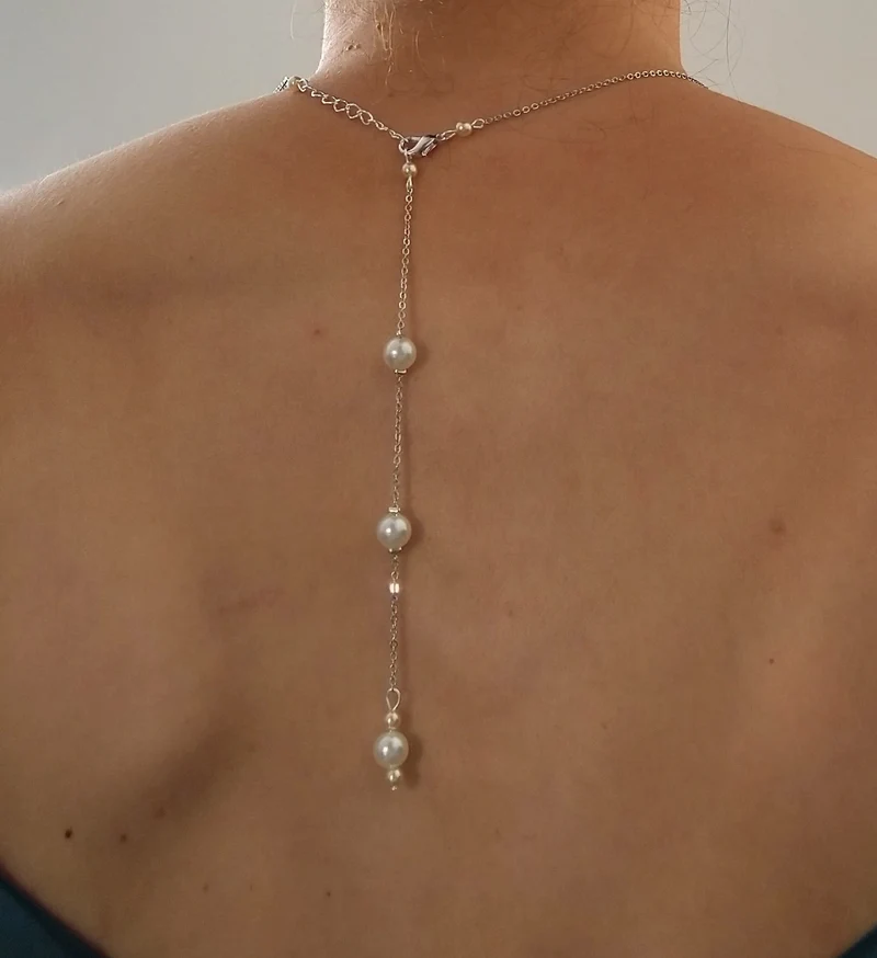 Collier mariee Collier de dos perles nacrées ivoires chaine fine argentée Bijoux mariage Bijoux mariee
