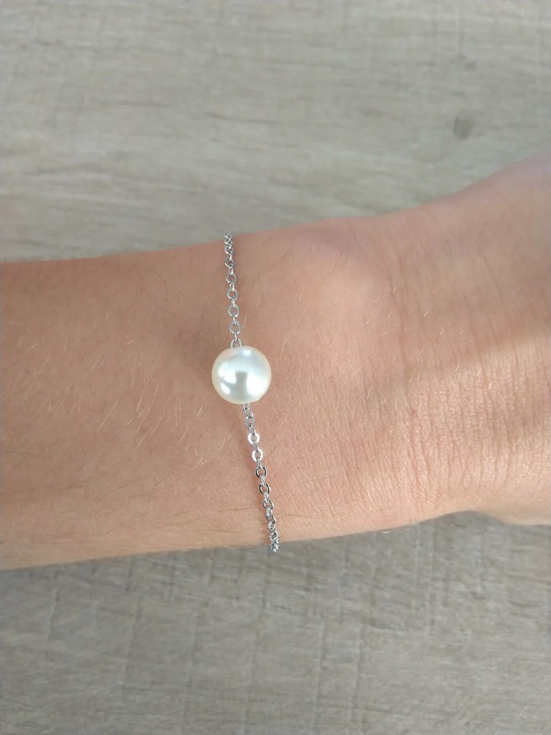 Bracelet perles nacrées ivoires chaine fine argentée Bijoux mariage Bijoux mariee