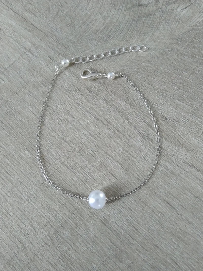 Bracelet perles nacrées blanches chaine fine argentée Bijoux mariage Bijoux mariee