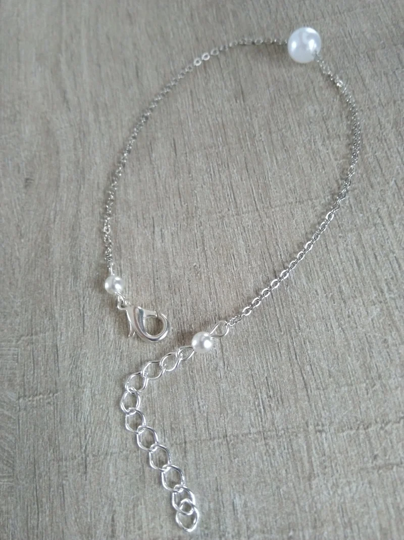 Bracelet perles nacrées blanches chaine fine argentée Bijoux mariage Bijoux mariee