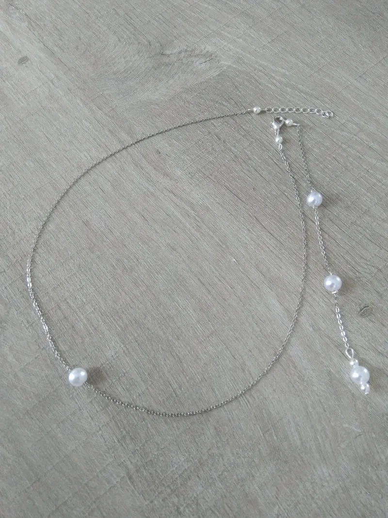 Collier mariee Collier de dos perles nacrées blanches chaine fine argentée Bijoux mariage Bijoux mariee