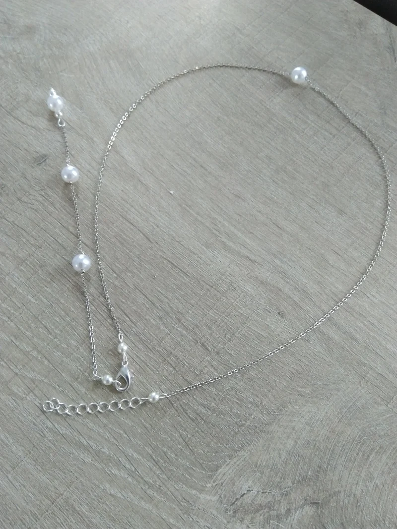 Collier mariee Collier de dos perles nacrées blanches chaine fine argentée Bijoux mariage Bijoux mariee