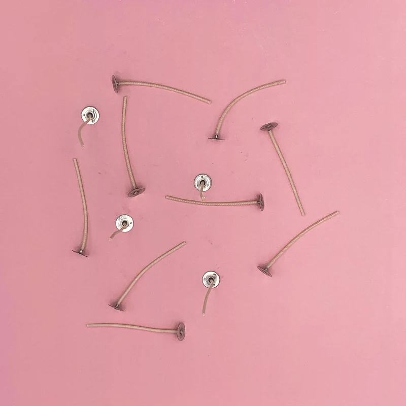 Mèche en coton pré-cirée sur socle pour bougies T15/8