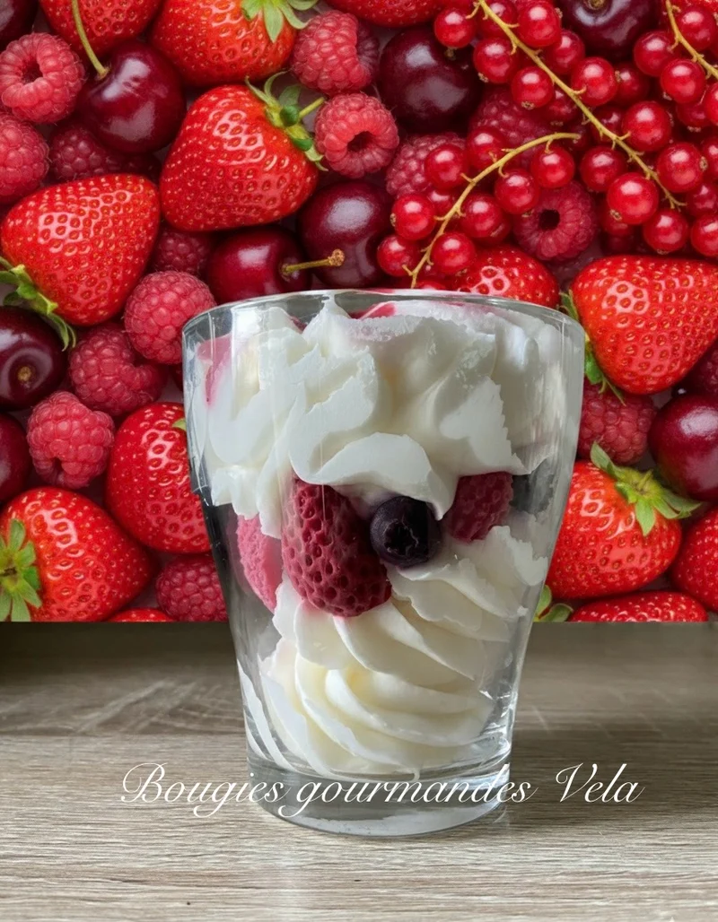 Bougie gourmande Bougie parfumée fruits rouges Bougie chantilly Bougie artisanale Bougie végétale Idée cadeau