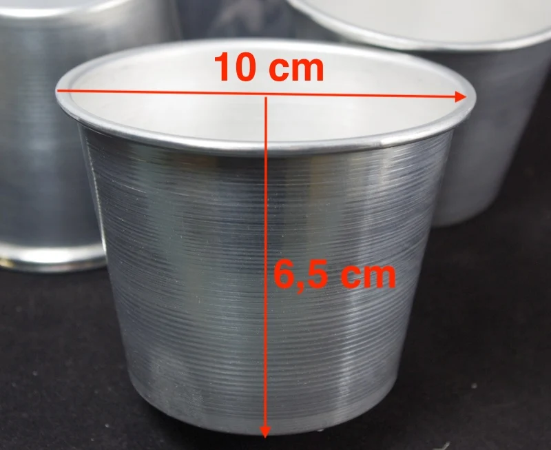 Stampi di alluminio: cono grande (diam. 10 cm - alt. 7,5 cm) , conf . da 5 pz.