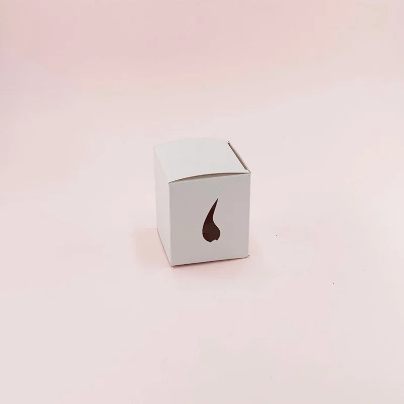 Boîte blanche pour bougies avec découpe flamme (75 g)
