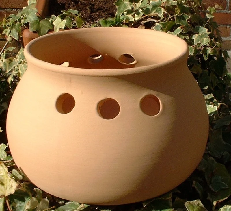 Contenitore in terra cotta per candele con sabbia di cera / candle sand