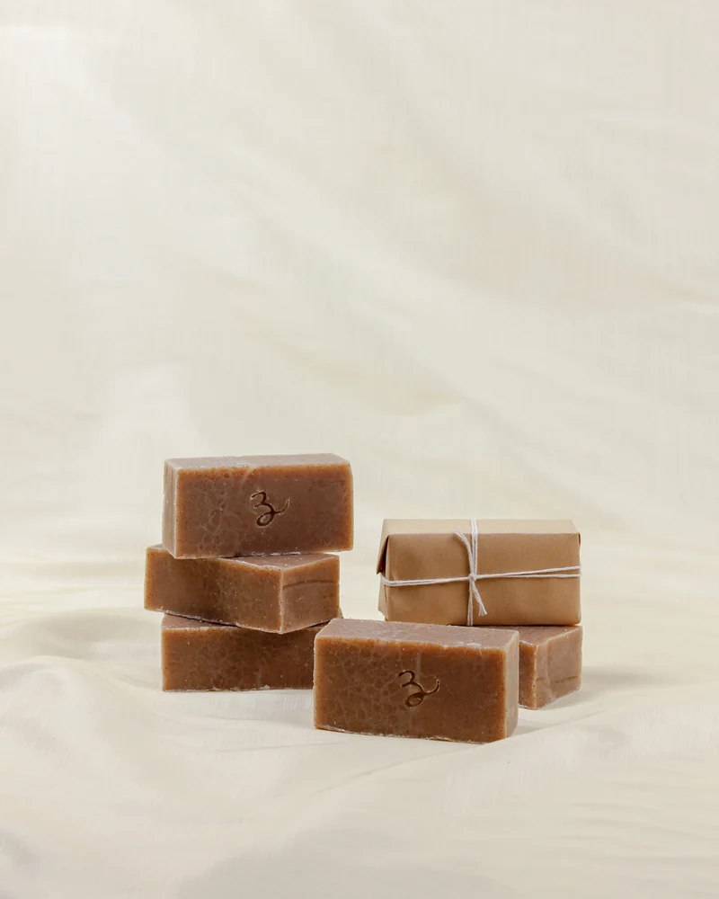 Savon en barre exfoliant — Café, basilic & citron