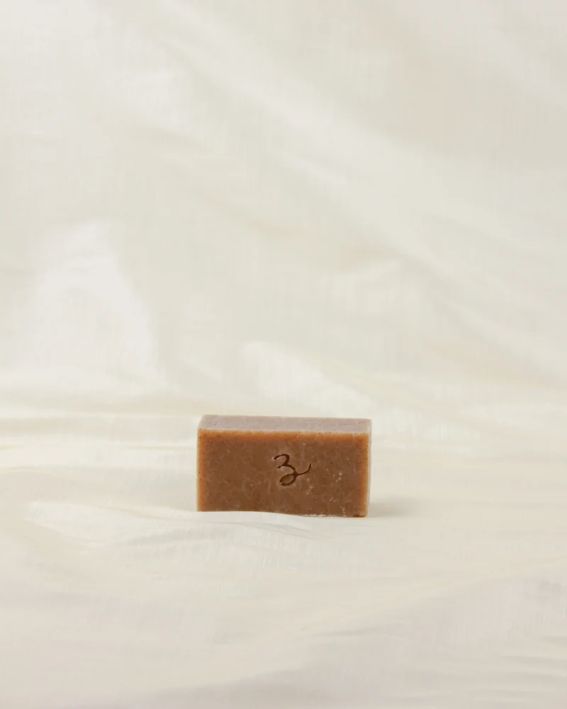 Savon en barre exfoliant — Café, basilic & citron