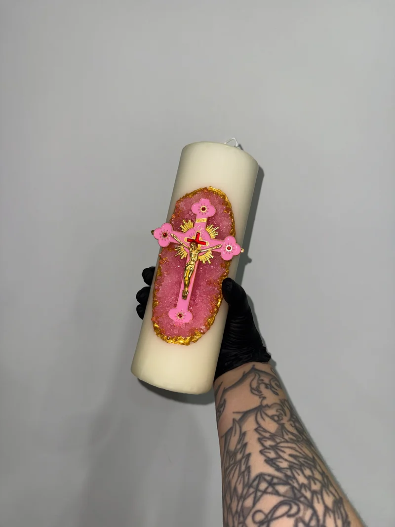 Bougie décorative orné d’une croix avec Jesus Christ 23cm