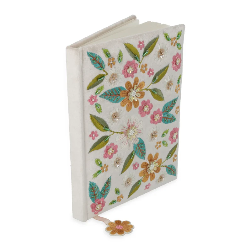Notitieboek fluweel gebroken wit met bloemen