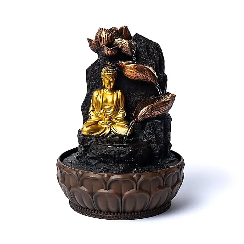 Mediterende boeddha met lotus waterfontein