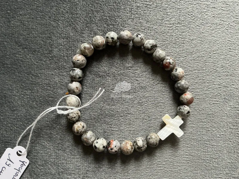 Bracelet en yooperlite, sigle croix