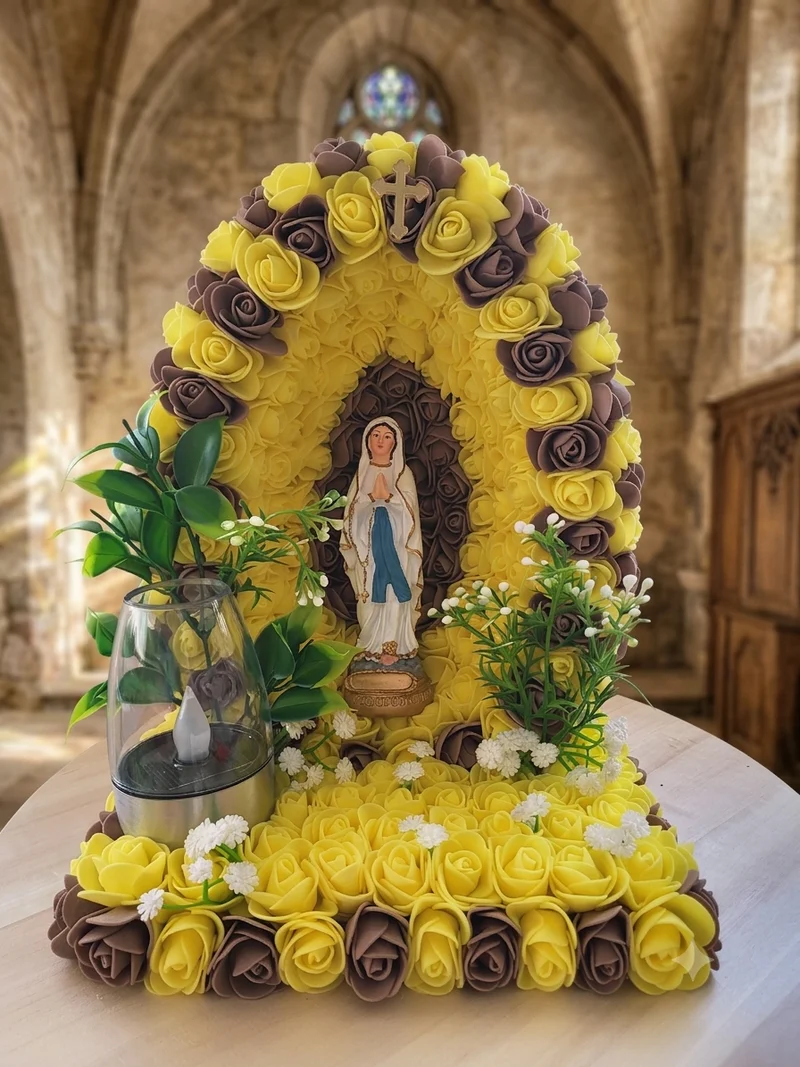 La grotte de la vierge pour monument funéraire