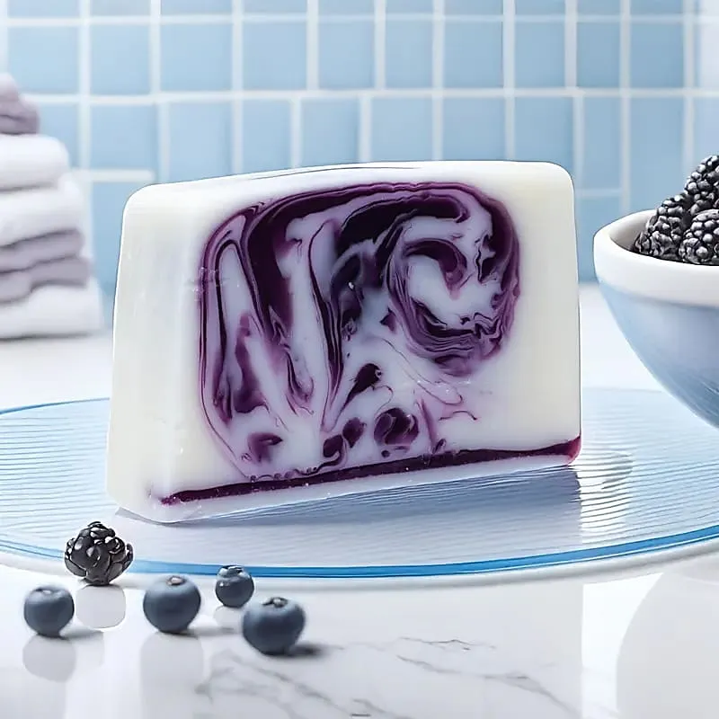 Natuurlijke handgemaakte zeep blauwe bessen bramen