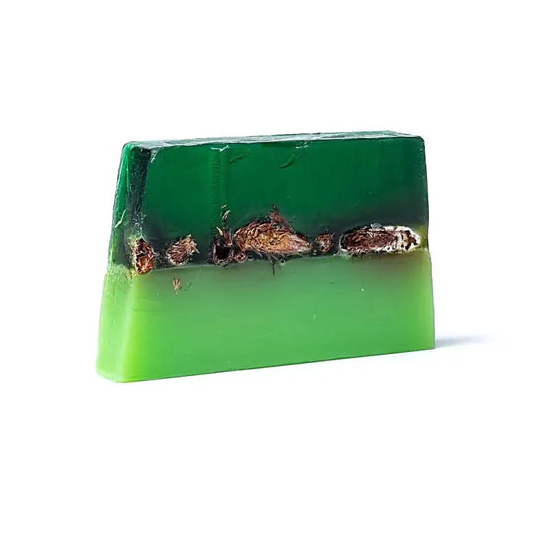 Natuurlijke handgemaakte zeep Dennenknoppen