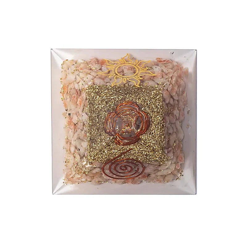 Orgoniet pyramide zonnesteen met zon symbool