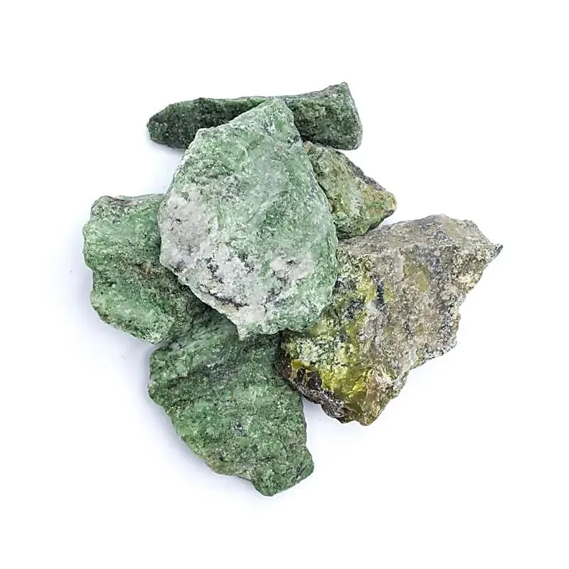 Ruwe groene kwarts met diopsiet