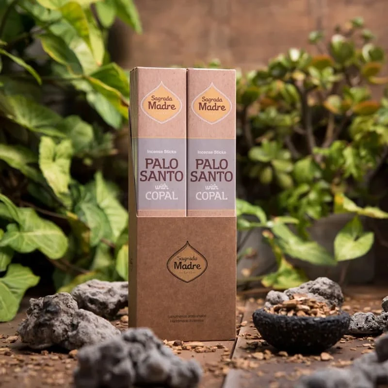 Sagrada Madre Palo Santo wierook met Copal
