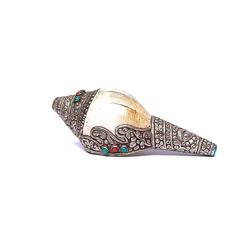 Rituele witte schelp met metaaldecoratie Puja