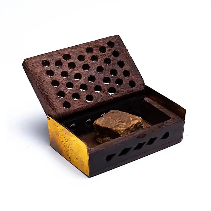 Wierookhars Nag Champa/Amber in houten doosje
