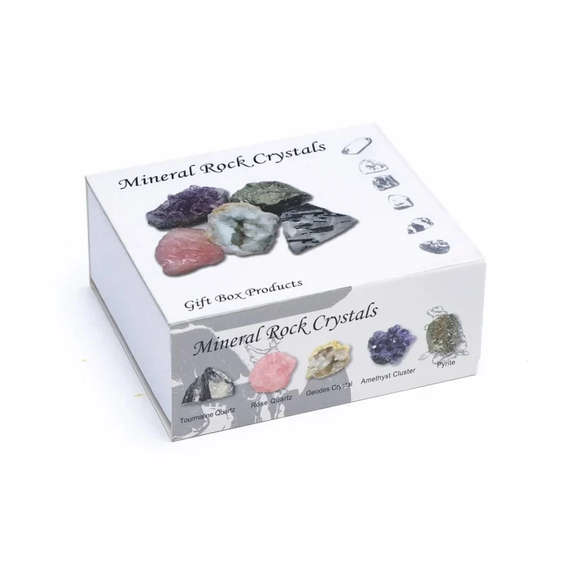 Geschenkdoosje met 5 ruwe kristallen