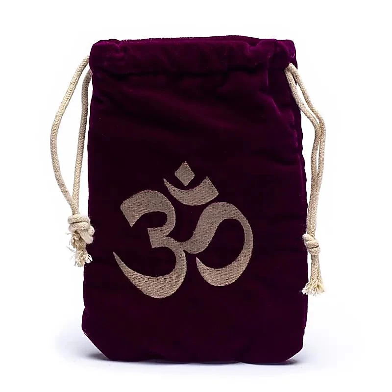 Fluwelen tasje met ohm symbool