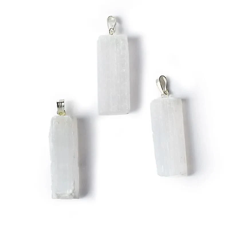 Witte seleniet ruw edelsteenhanger