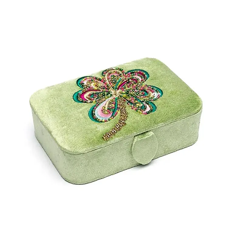 Sieraden / tarotdoos fluweel groen met klavertje vier