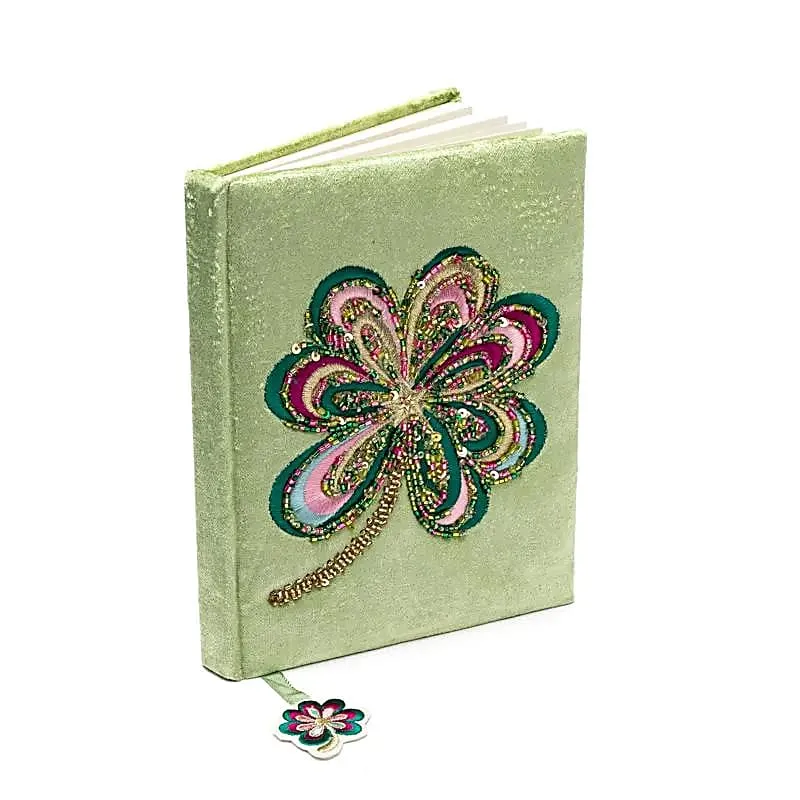 Notitieboek fluweel groen met klavertje vier