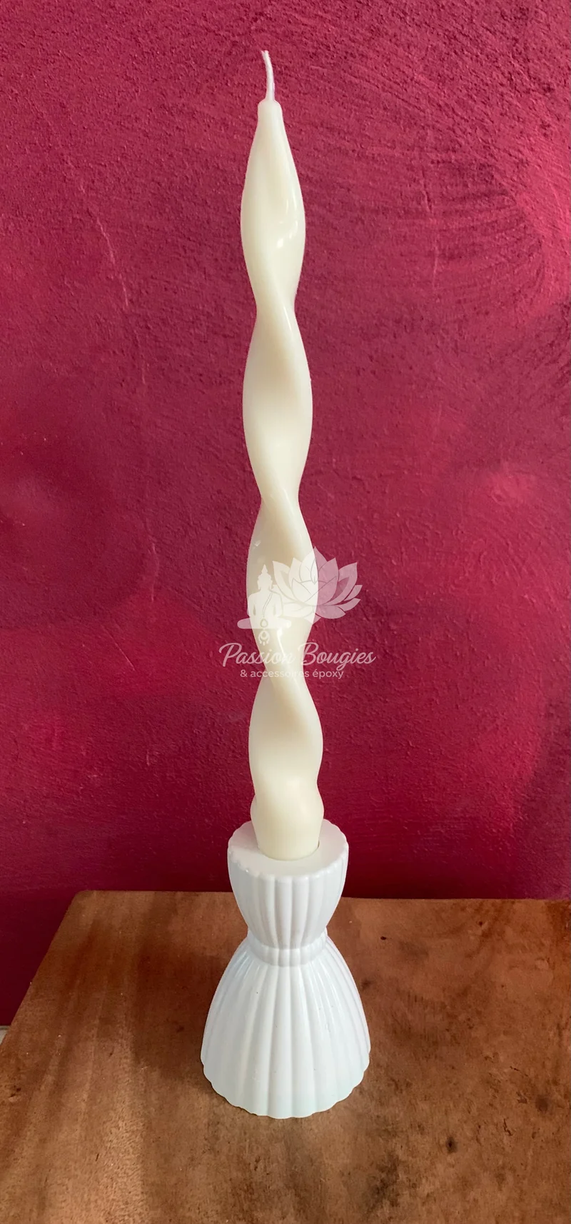 Bougie torsadée pour chandelier