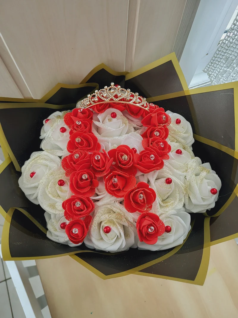 Bouquet avec lettre et diadème