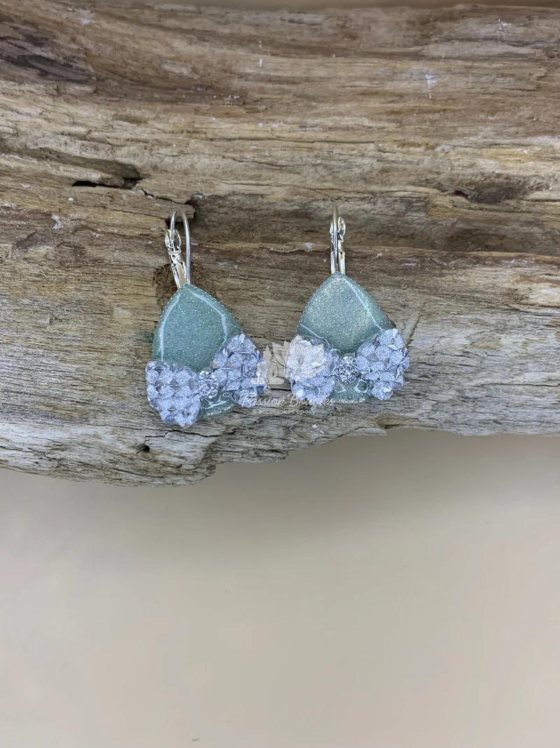 Parure collier et boucles d’oreilles noeud argenté