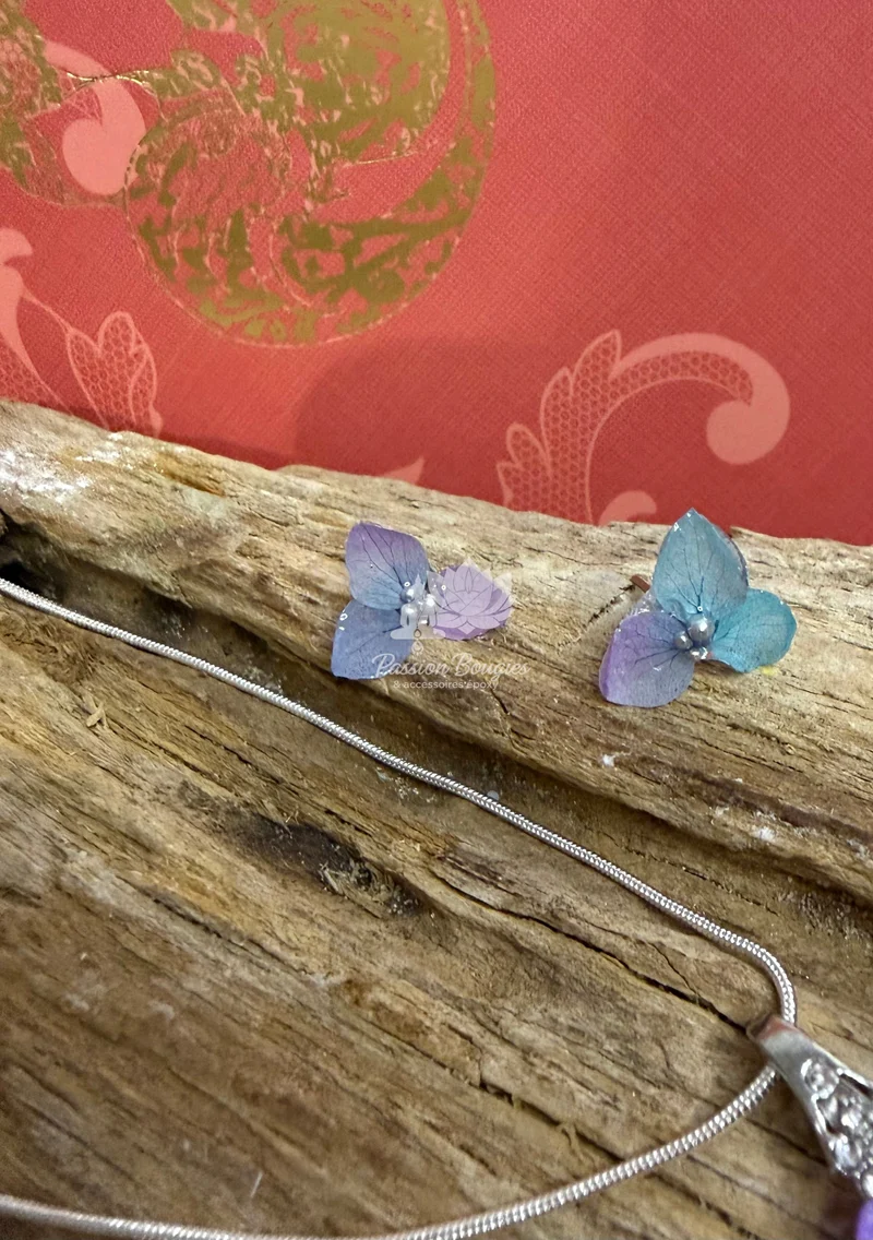 Parure «hortensia bleu »