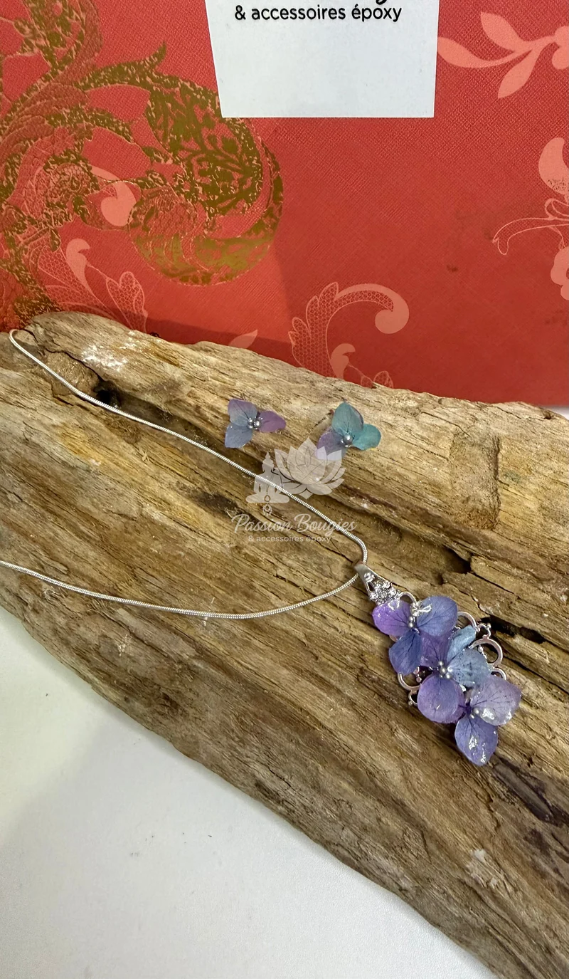 Parure «hortensia bleu »