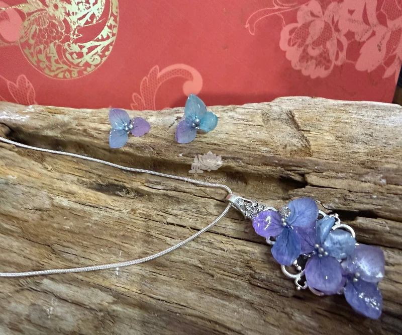 Parure «hortensia bleu »
