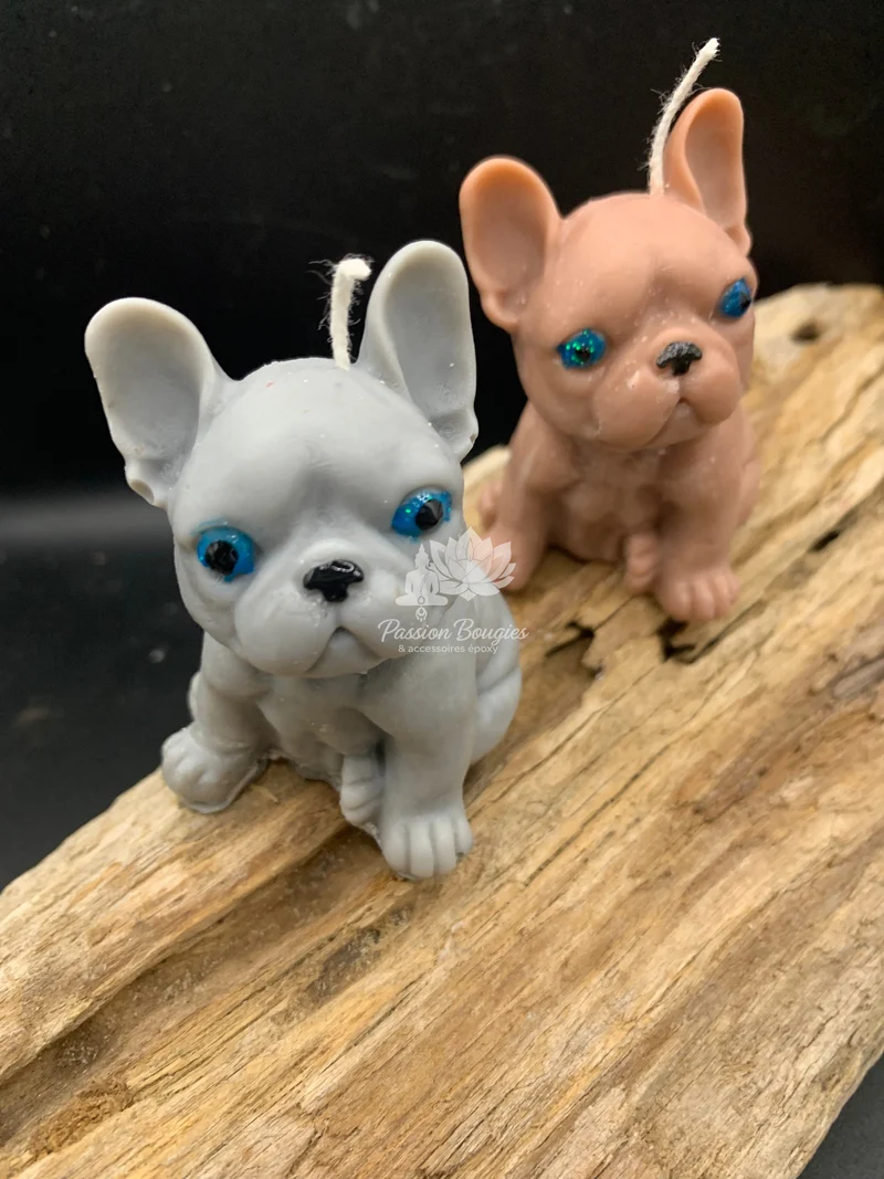 Bougie bouledogue moyen assis