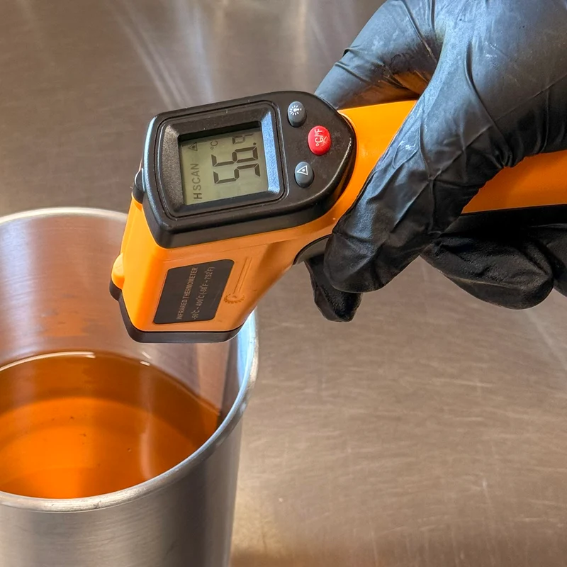 Thermomètre infrarouge numérique de précision