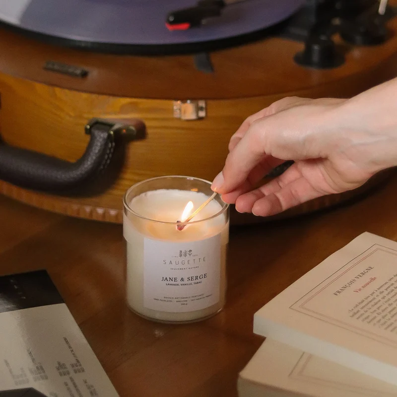 Jane et Serge - Bougie artisanale parfumée à la cire de soja naturelle