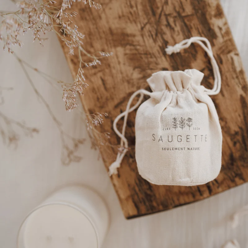 Amour - Bougie artisanale parfumée à la cire de soja naturelle